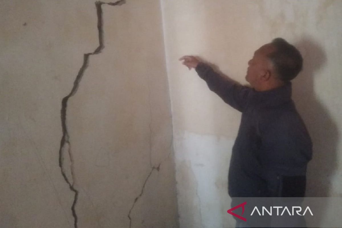 Tiga rumah di Kabupaten Sukabumi rusak terdampak gempa M-5,4