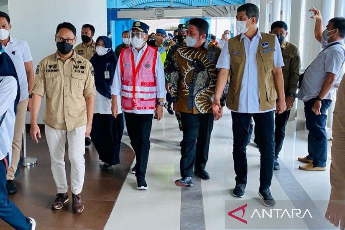 Penerbangan di Bandara SMB Palembang masih normal meski asap menebal