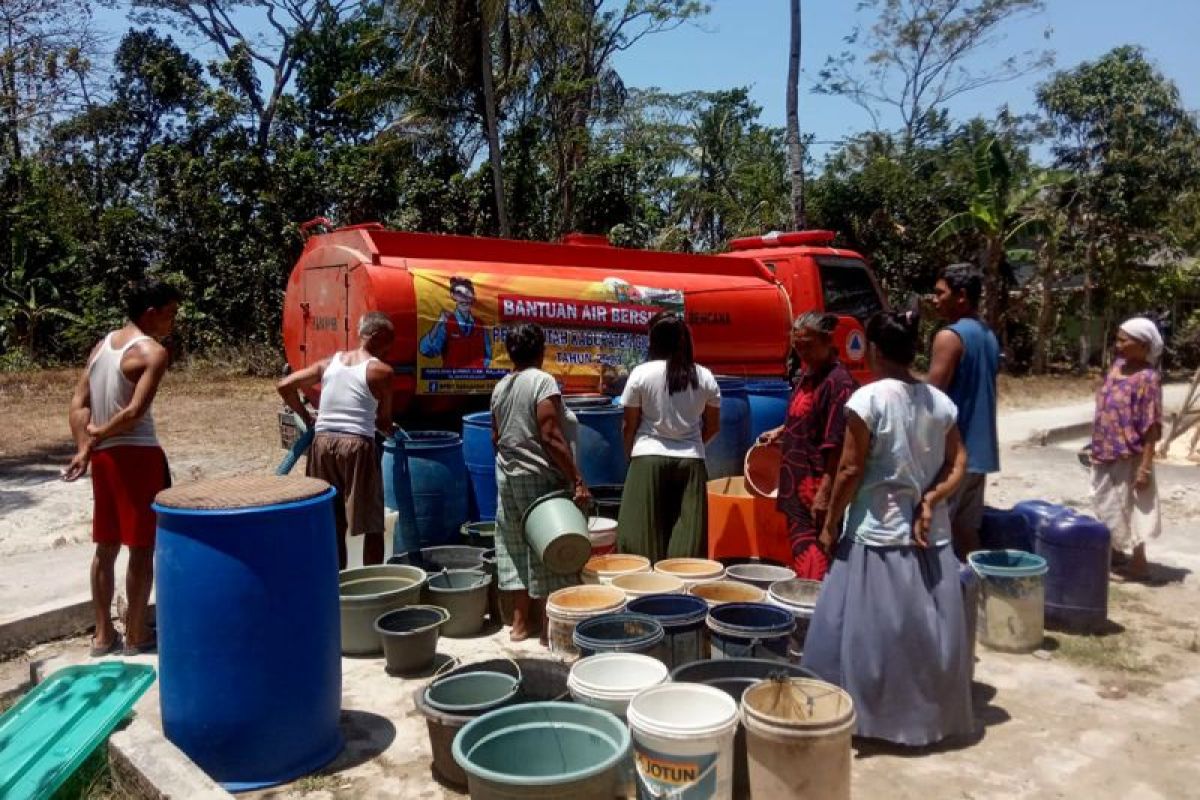 BPBD Cilacap telah salurkan 503 tangki air bersih