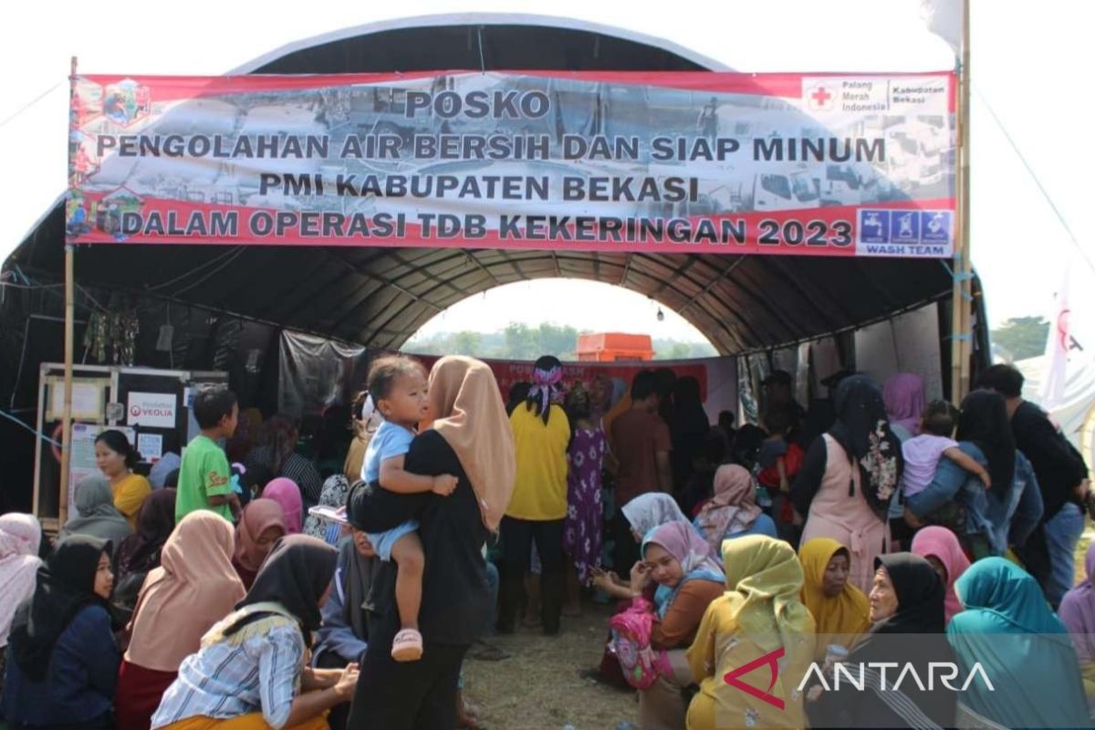PMI Kabupaten Bekasi pastikan air hasil pengolahan mesin WASH layak konsumsi