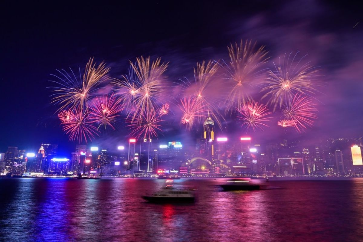 Pertunjukan kembang api Hari Nasional di Hong Kong kembali digelar