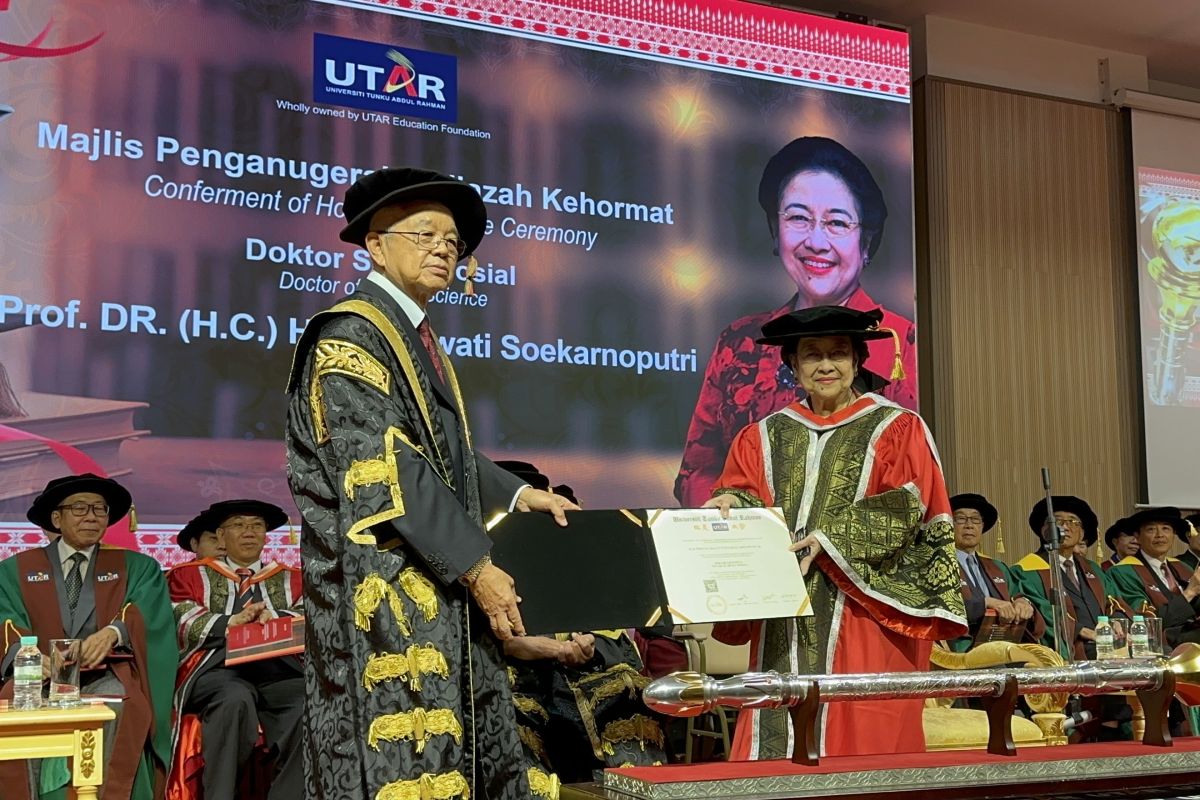 UTAR anugerahkan gelar Doktor Kehormatan Bidang Ilmu Sosial kepada Megawati