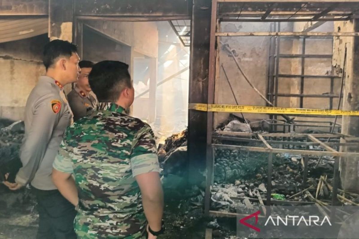 Polisi periksa tiga saksi usut kebakaran hebat Pasar Leuwiliang