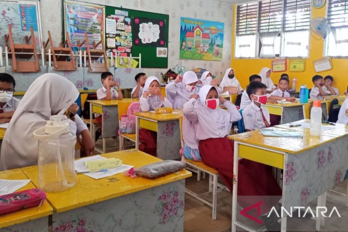 Kualitas udara memburuk, sejumlah sekolah di Pekanbaru anjurkan murid pakai masker