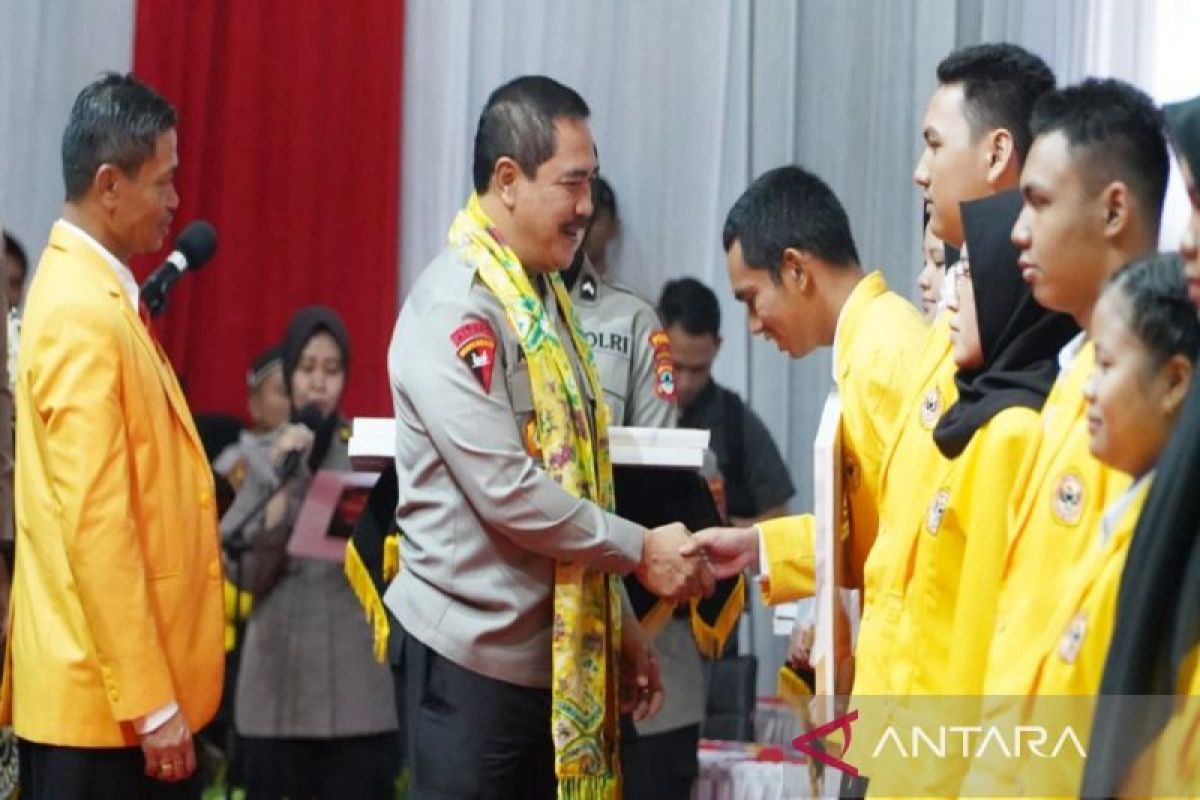 Indonesian police provides scholarships for 110 ULM students