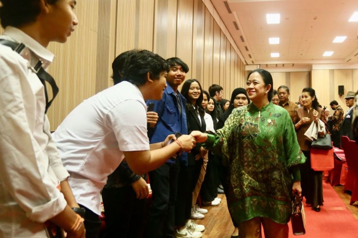 Bangga Megawati terima honoris causa ke-10, Puan berusaha ikuti jejak