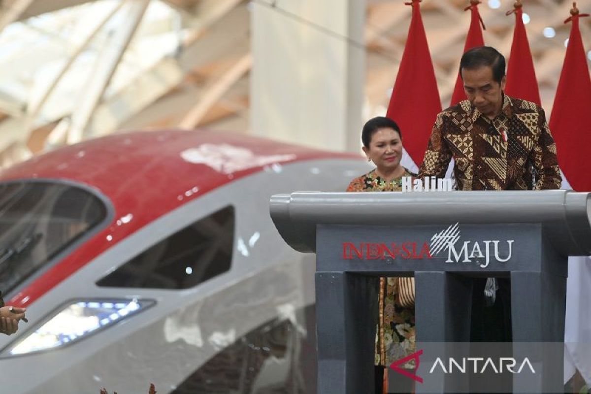 Jokowi: KCJB tandai modernisasi transportasi massal nasional