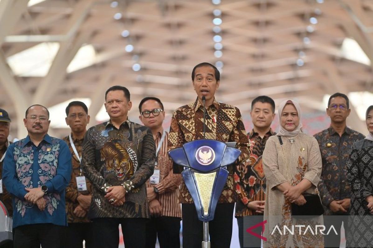 Jokowi resmikan operasional Kereta Cepat Jakarta-Bandung