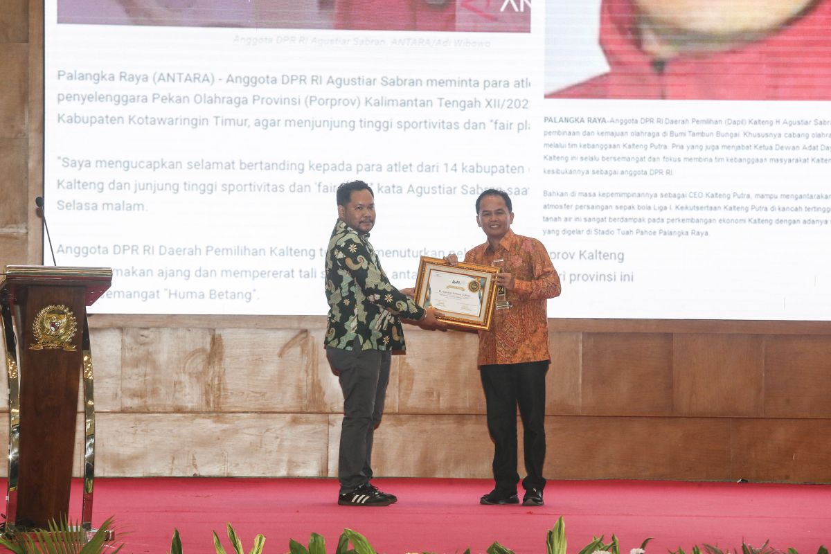 Anggota DPR RI Asal Kalteng terima penghargaan KWP Award 2023