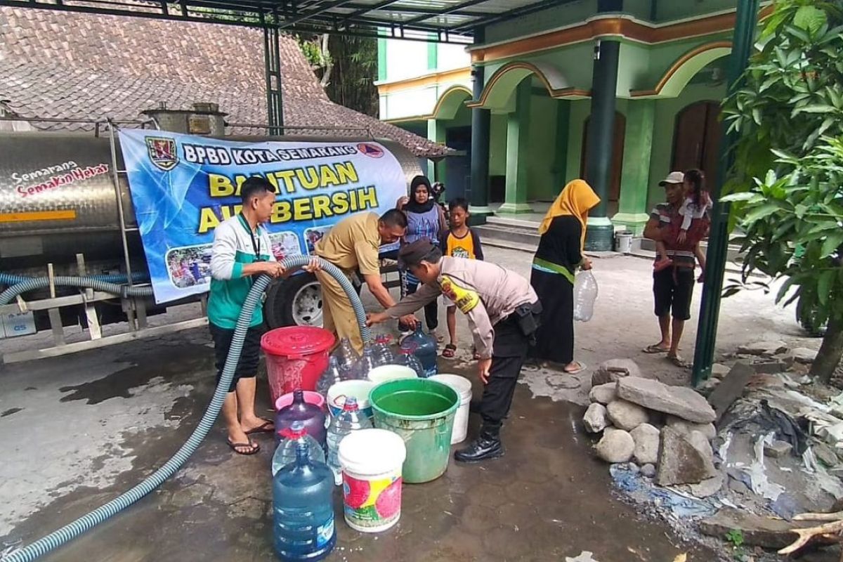 BPBD  Semarang tambah stok air bersih antisipasi kemarau panjang