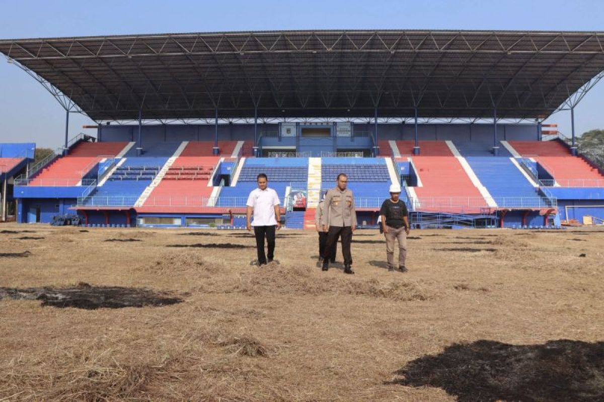 Polres Malang jelaskan terbakarnya rumput Stadion Kanjuruhan
