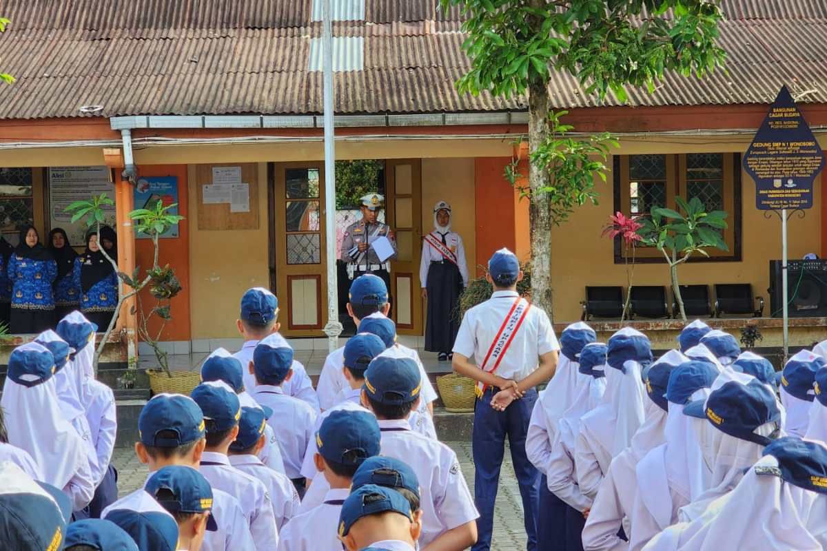 Perwira Polres Wonosobo jadi irup di sekolah cegah perundungan