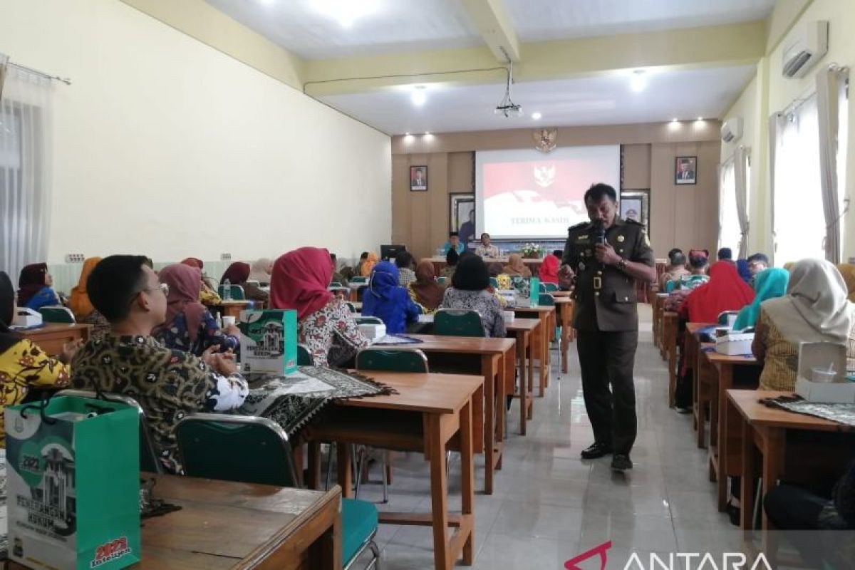 Kejaksaan ingatkan sekolah tak minta sumbangan ke wali murid