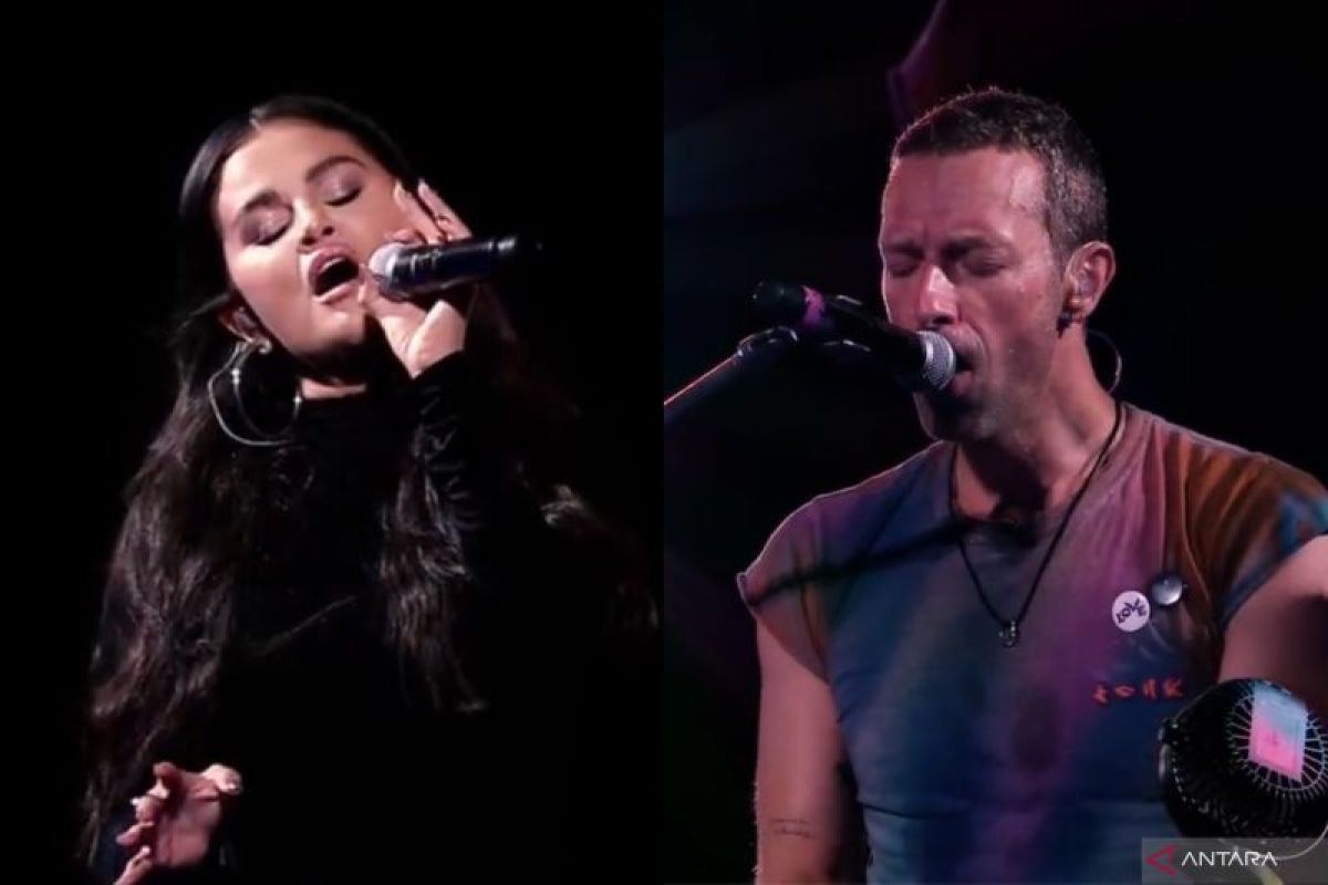 Coldplay manggung Selena Gomez di Pasadena