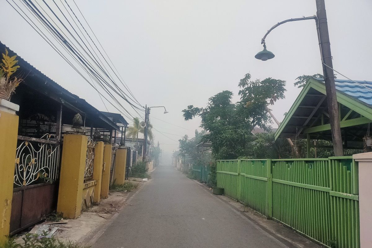 Kabut asap kian tebal selimuti Kota Banjarmasin