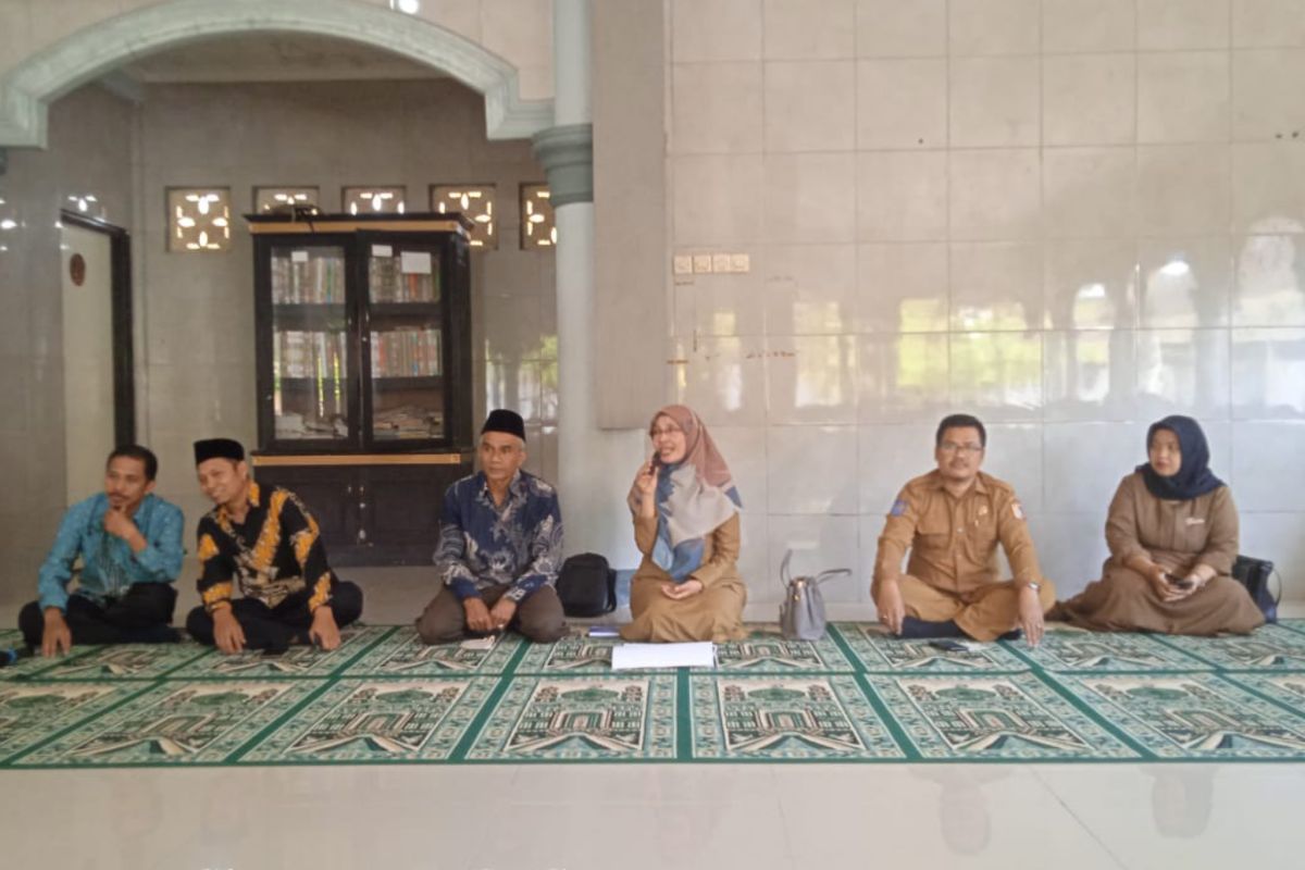 Pemkab Lombok Timur menggelar pendidikan politik bagi pemilih pemula