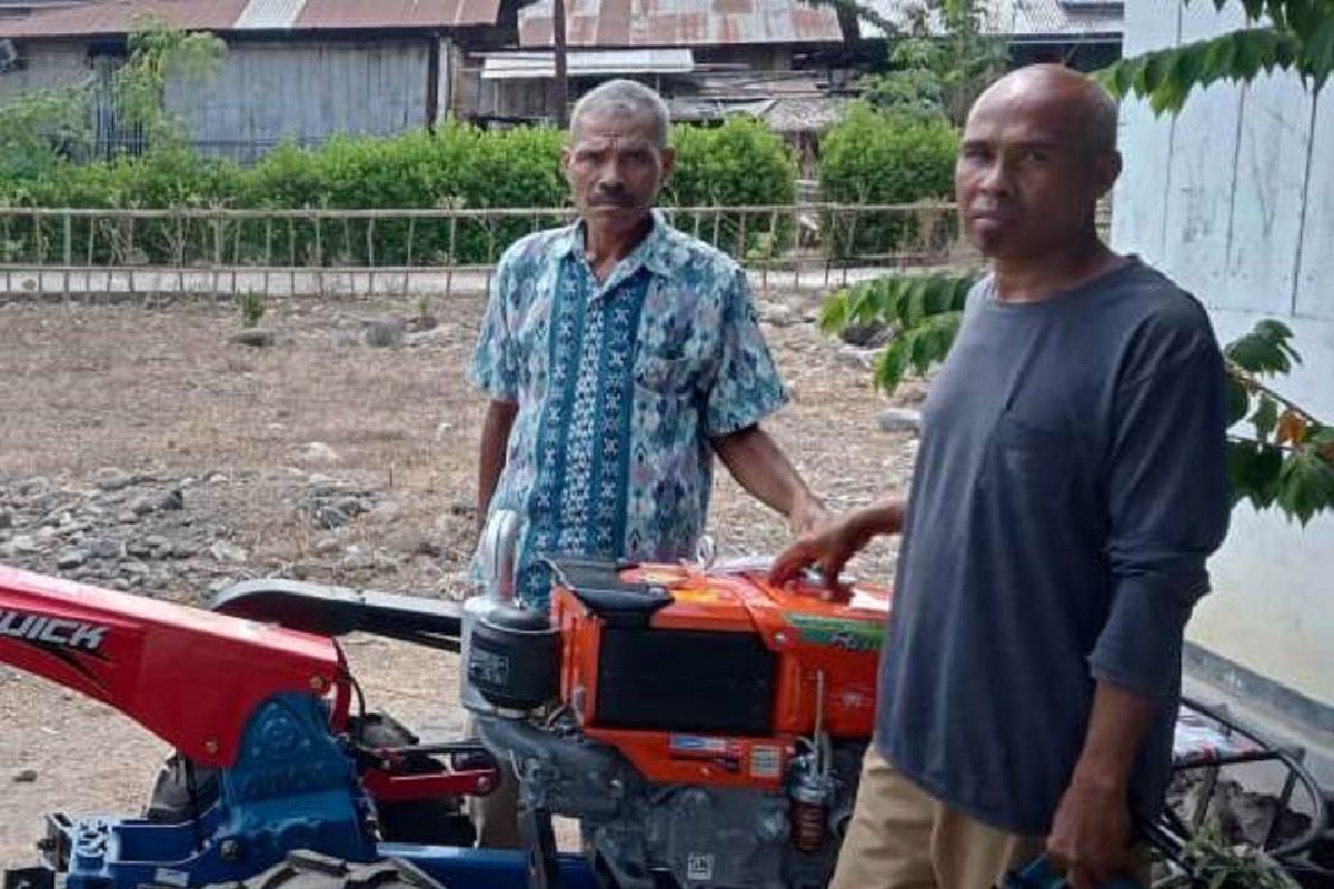 Desa di Ende NTT manfaatkan dana desa Rp100 juta untuk pengadaan alsintan