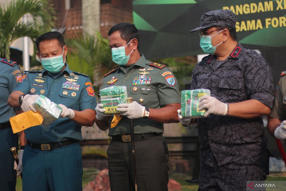 Polisi Militer Kodam XII Tanjungpura musnahkan 11,6 kilogram sabu