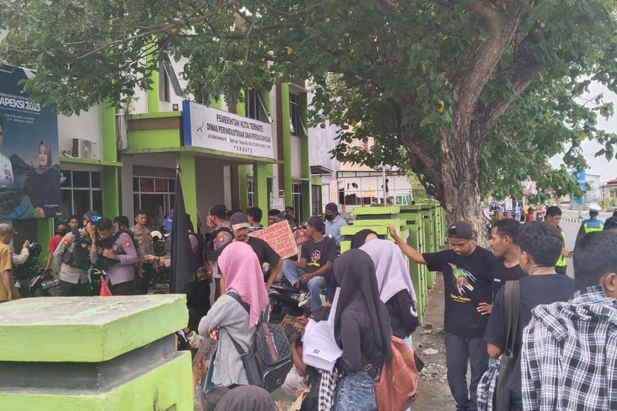 Pemkot Ternate penuhi tuntutan masyarakat benahi pasar  Gamalama