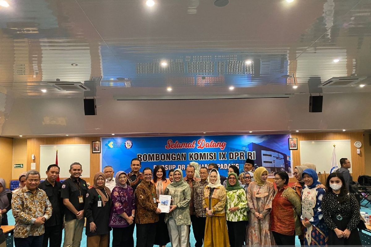 Komisi IX DPR RI kunjungi RSUP M Djamil Padang, tinjau faskes rujukan