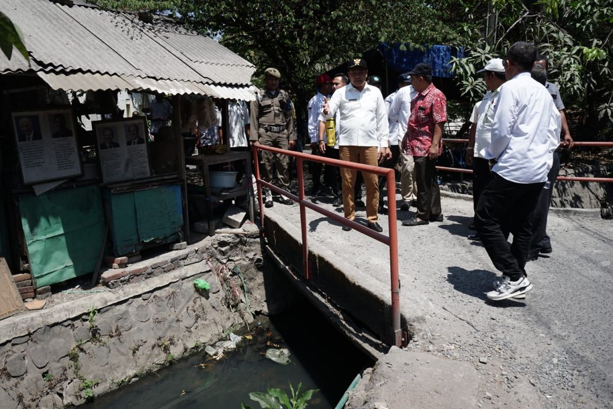 Jelang musim hujan, Pemkab Sidoarjo normalisasi Sungai Waru