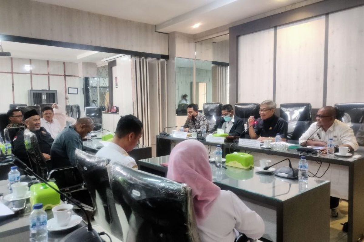 DPRD Kalsel optimistis persoalan KJW dan warga Kintap Tala terselesaikan