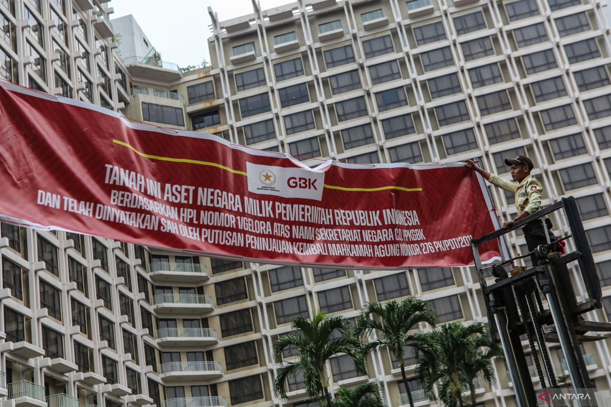 Izin usaha Hotel Sultan Jakarta sementara dibekukan