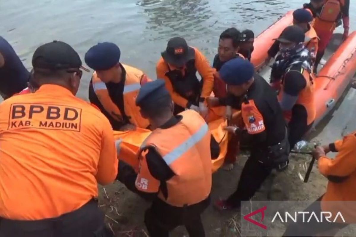 Basarnas Trenggalek temukan korban tenggelam di Sungai Bengawan Madiun