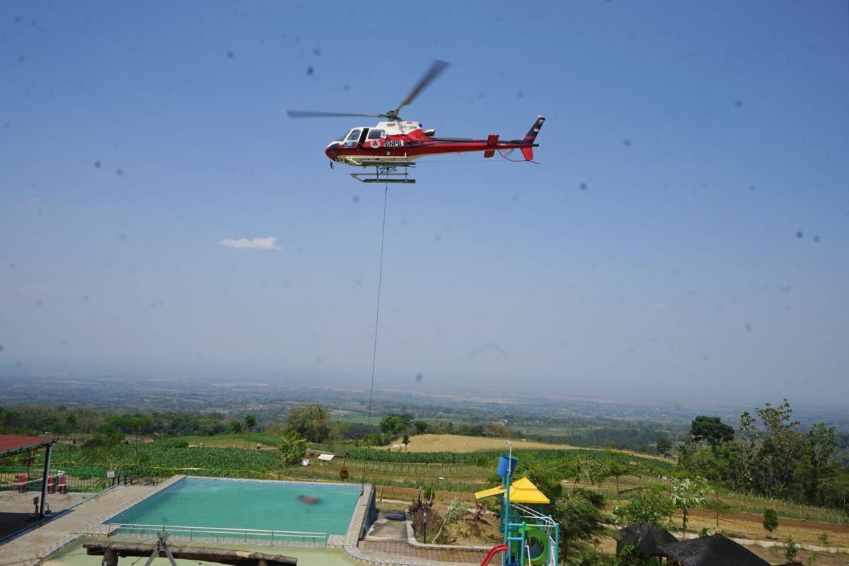 BNPB dorong tambah unit heli bom air tangani karhutla Kalteng-Kalsel