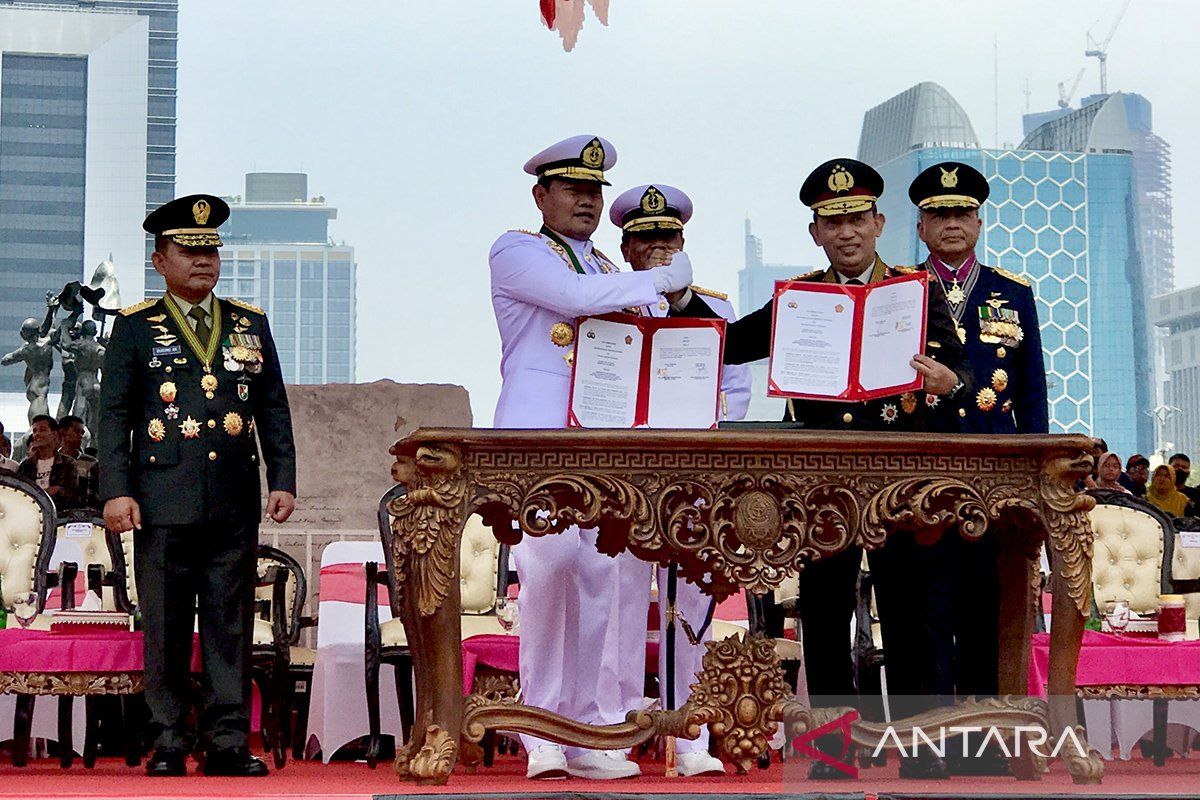HUT Ke-78 TNI, Panglima dan Kapolri teken MoU perkuat kerja sama
