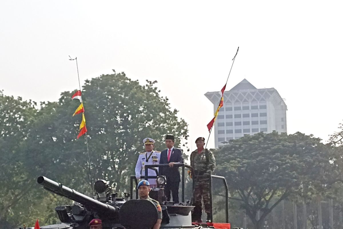 Jokowi: Harus bijak, modernisasi alutsista TNI