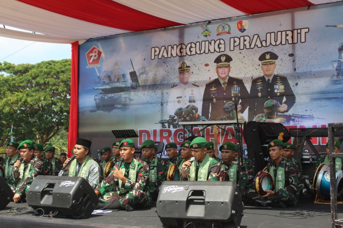 Seni "Hadrah" warnai HUT TNI ke-78 di NTB