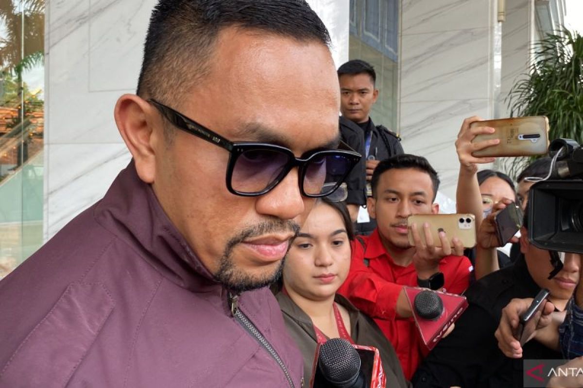 Bendahara NasDem Sahroni sebut mestinya SYL sudah ke Istana lapor mundur sebagai Mentan