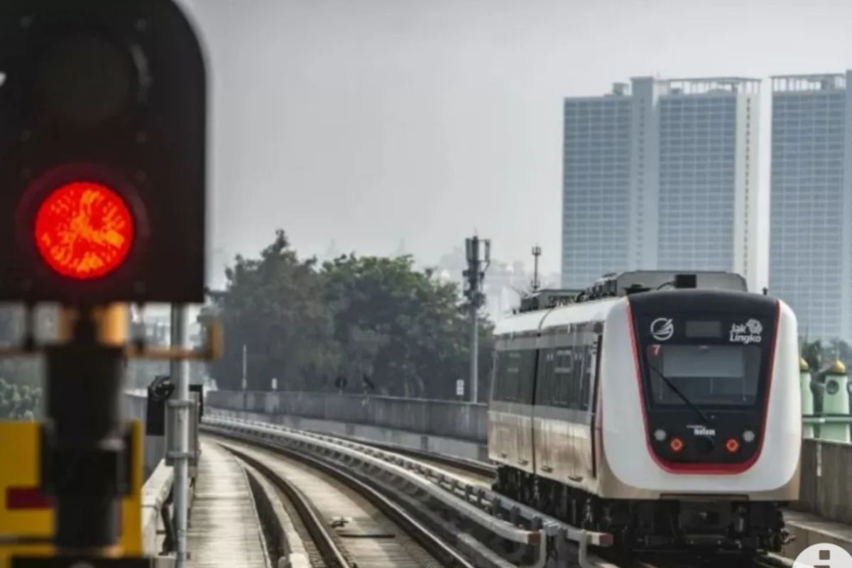 Proses pembangunan LRT Jakarta rute Velodrome-Manggarai selama tiga tahun