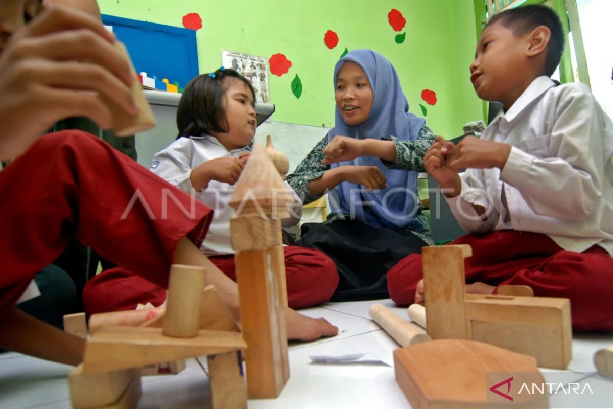 Pakar kesehatan bagikan syarat anak autisme bersekolah inklusif