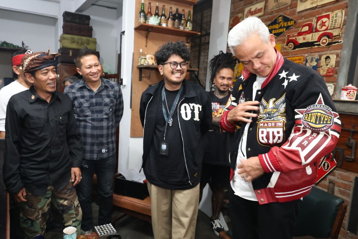 Ganjar Pranowo menerima masukan untuk memajukan seni budaya Indonesia