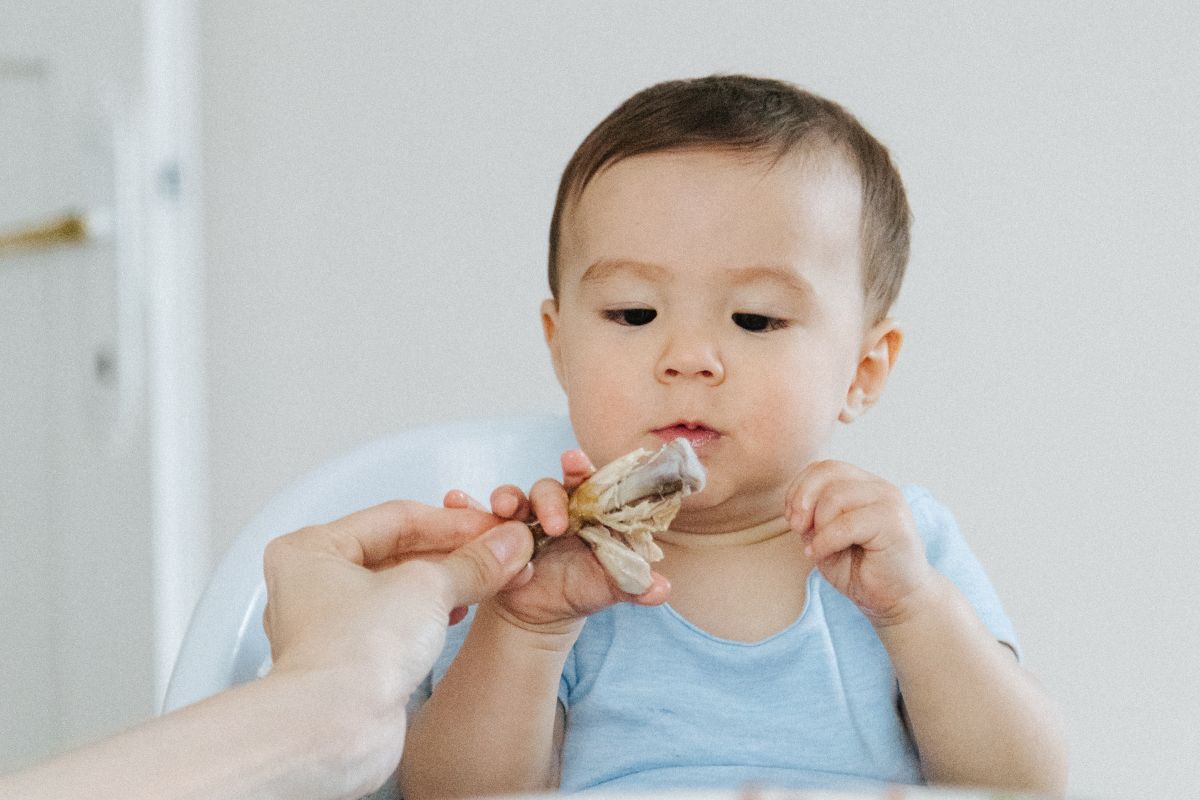 Anak melepeh makanan bisa jadi karena masalah teksturnya 