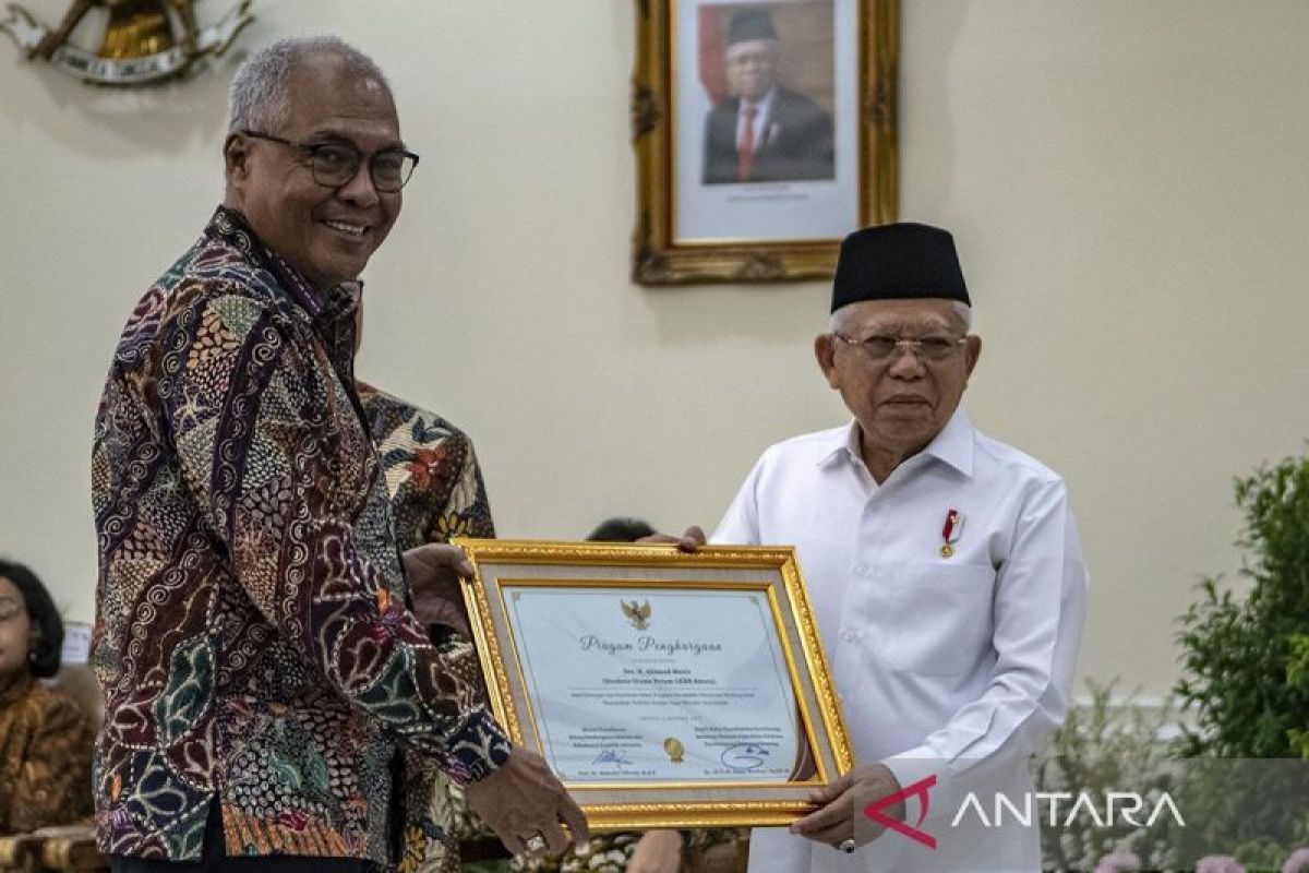 LKBN ANTARA terima penghargaan atas pemberitaan stunting secara berkelanjutan