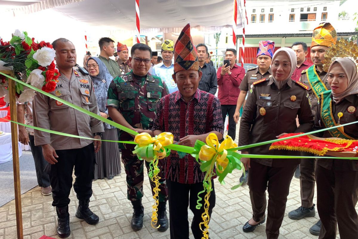 Bupati Sumbawa Barat mengajak warga manfaatkan rumah "restorative justice"