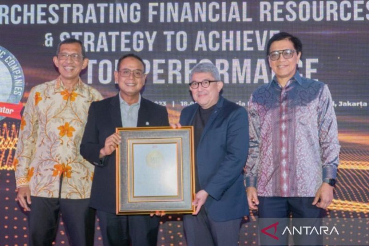 Direktur Keuangan Bank DKI raih penghargaan Indonesia Best CFO 2023