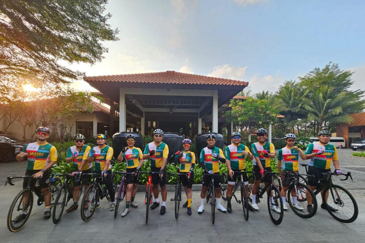 Sejumlah pamen Polda Jambi ikut 'Tour of Kemala Banyuwangi 2023'