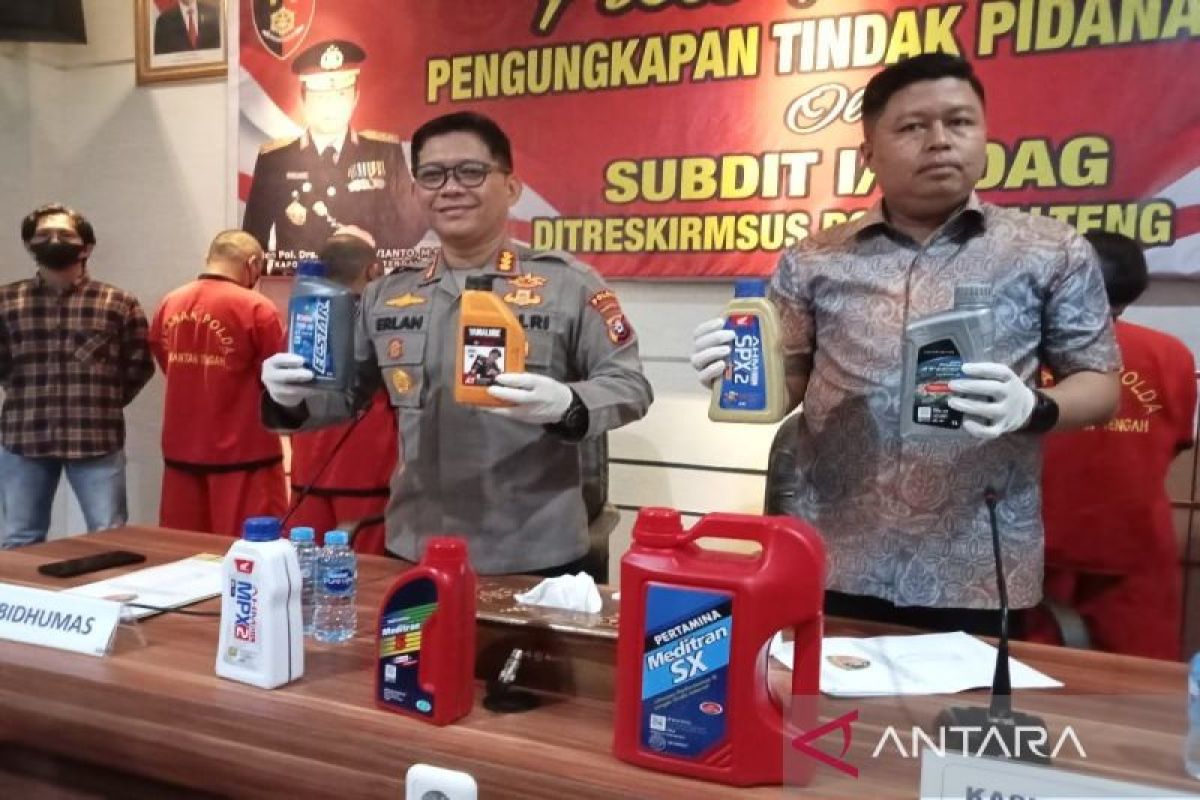 Polda bongkar penjualan belasan ribu botol oli palsu di Palangka Raya