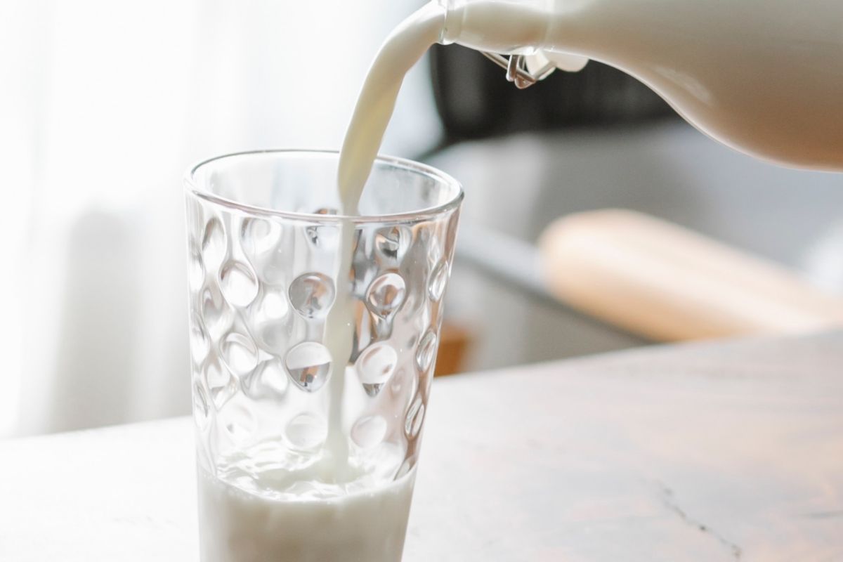 Catat, susu harus segera diminum setelah dituang ke gelas