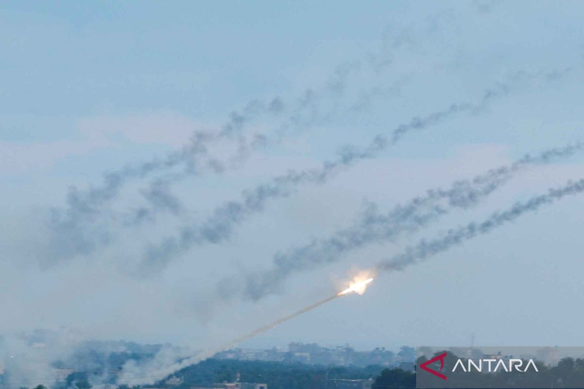 Rudal hantam kota di perbatasan Mesir-Israel