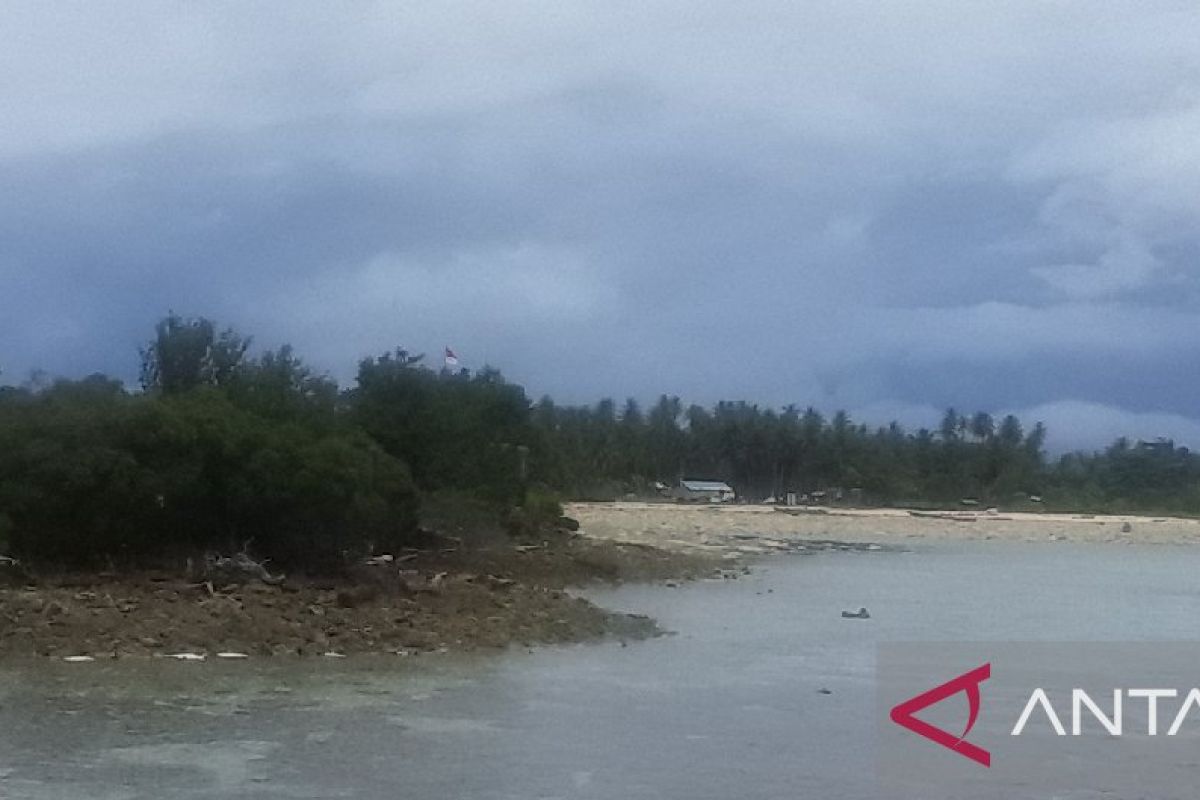 Pemkab Supiori: Prajurit TNI/Polri jaga pengamanan pulau terluar Mapia