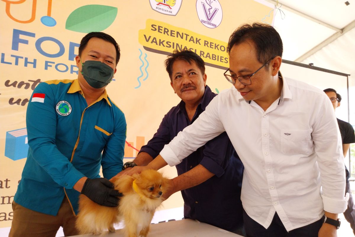 1.696 ekor hewan peliharaan di Kalbar dapatkan vaksinasi rabies gratis