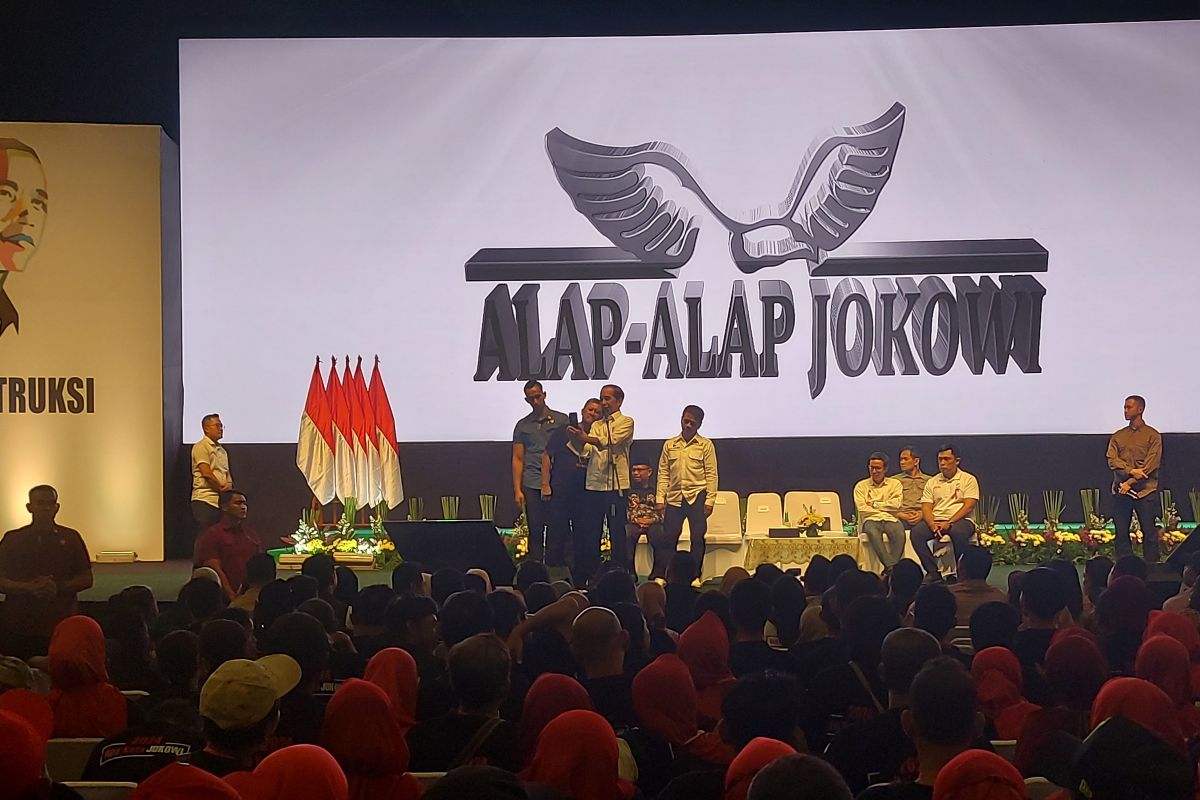 Jokowi: Relawan berperan jadi sistem pendingin jelang Pemilu 2024