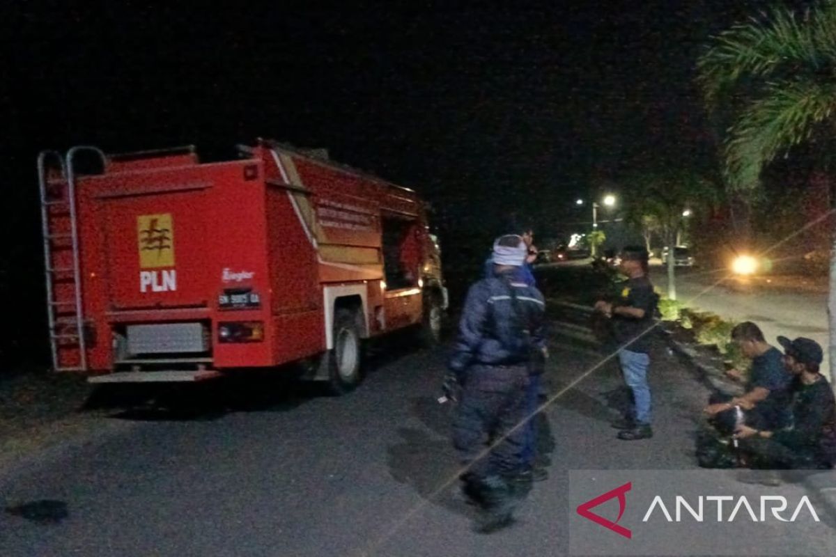 PLN kerahkan mobil pemadam kebakaran bantu padamkan karhutla