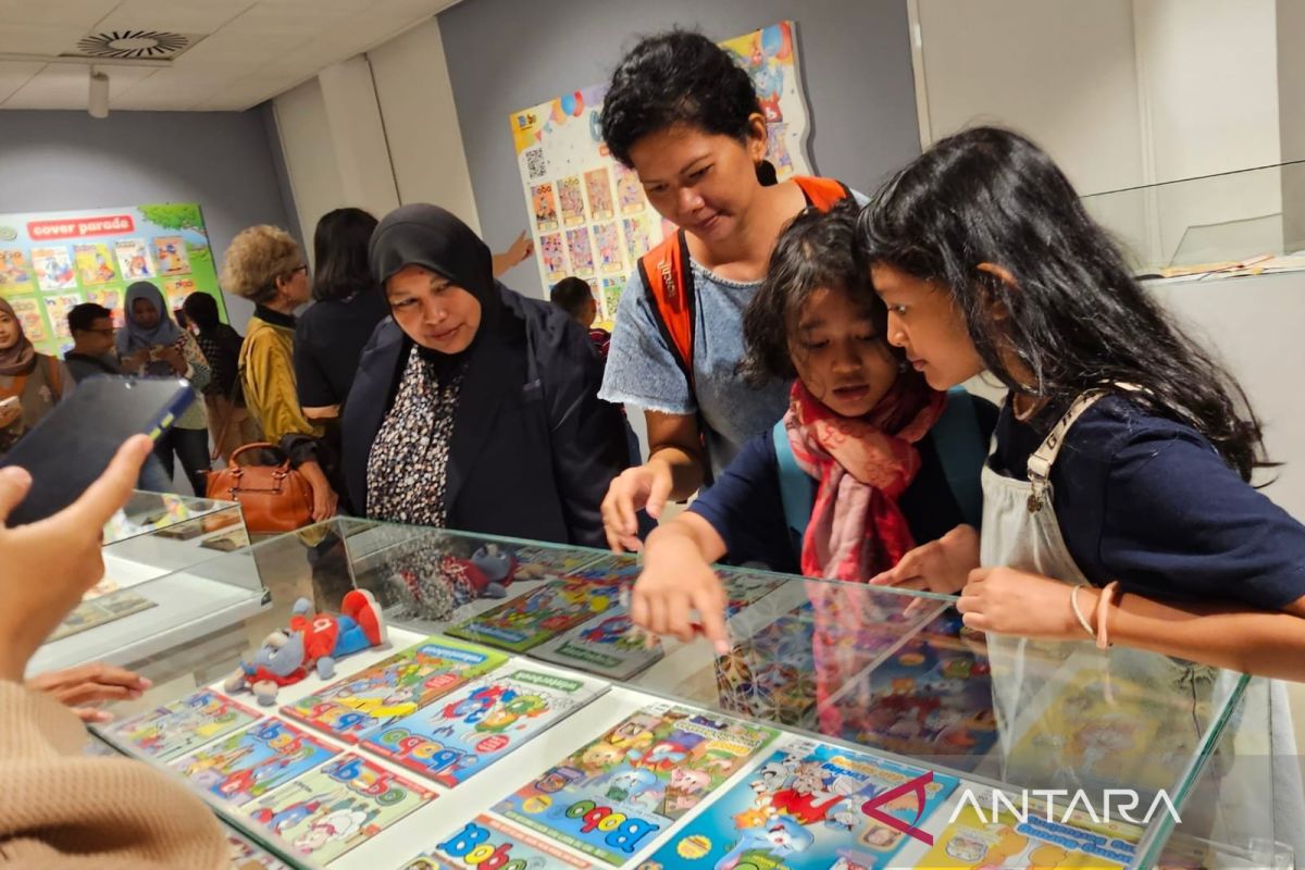 Menelusur masa kecil antar generasi di pameran "Growing Up with Bobo"