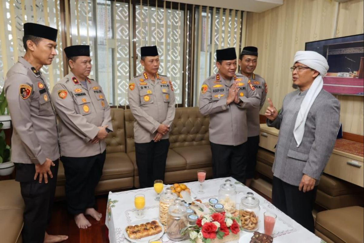 Program "cooling system" Polri didukung Aa Gym